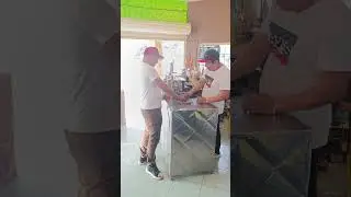 Se enojo el señor de la tienda 😃 #humor #viral
