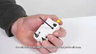 EdgeConnect™Twist Lock Receptacle Plunger Actuation
