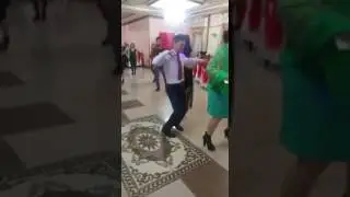 Бийлесен ушундай бийле.