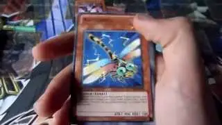 Yugioh booster opening: 2 Starstrike Blast and 1 The Shining Darkness (HD)