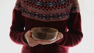 Making a walnut bowl for Christmas | Wood turning project