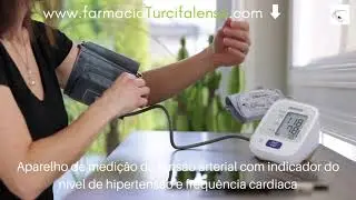 Aparelho de medição da tensão arterial com indicador do nível de hipertensão e frequência cardíaca
