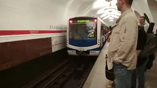 Нева едет по неправильному пути