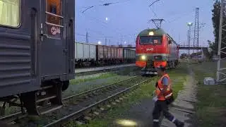 Прицепка электровоза ЭП2К к пассажирскому поезду