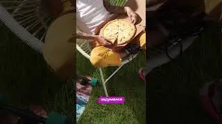 Притащить в центр зала несколько метров газона и творить вакханалию — только в Додо Пицце #додо