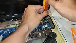 Disassembly HP 1000 LCD Screen Removal