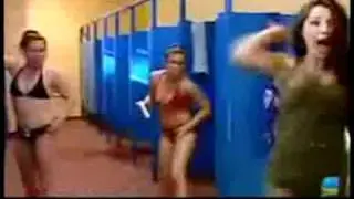 Cámara oculta en el baño de mujeres
