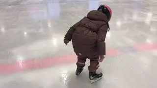 Inuk og Milian på glat is