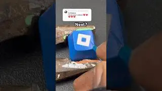 Drawing r for Roblox but on my keyboard! Custom keyboard!