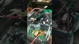 lagi servis mesin AC