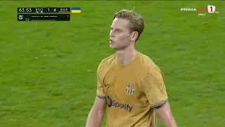 Frenkie de Jong doesn't look happy with substitute vs Real Sociedad