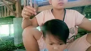 Lagi bikin sapu lidi sama dedek