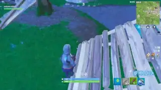 Учусь играть в Fortnite)