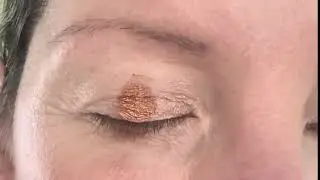 Easy glam eyeshadow tutorial #eyeshadowtutorial #makeuptutorial #makeupover40 #glam #makeupartist