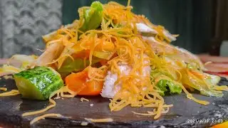 На каждый день и любой праздник!Салат с овощами,курицей и сыром!