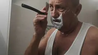 Some nuances when shaving with a straight razor.