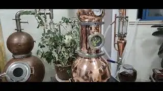10L Huluwa distilling the chamomile