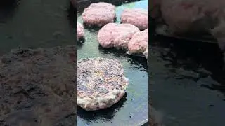 The Best Cheese Burger Ever ! 