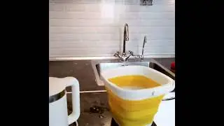 Аннушка убирает кухню за полминуты