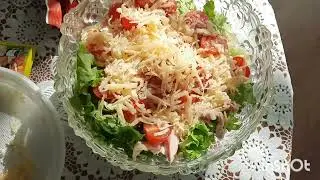 Готовлю обед для гостей. Салат Цезарь 