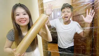PRANK WRAP THE ROOM DOOR!! ZAINAL CAN'T LEAVE THE ROOM!!