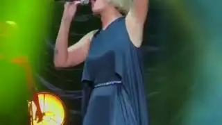 Sıla Gencoğlu (İnatla Sarılacaksın Sabredecek Yaşayacaksın)