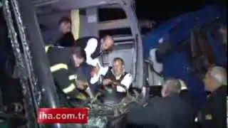 Tekirdağ'da otobüs ile tır kafa kafaya çarpıştı
