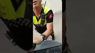 Elimi bırak! Trafik polisi biri şiddet uyguluyor biriside ceza yazmak için uğraşıyor 2018