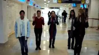 porristas santoscoy en aeropuerto Torreon