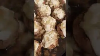 Сочные мощные грибы с сыром