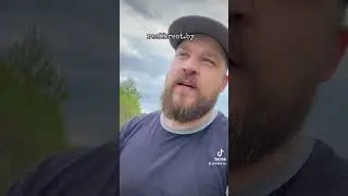 Создает эксклюзивные работы