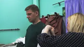 Появление исторического костюма Петра I в пошивочном цехе Оренбургской музкомедии