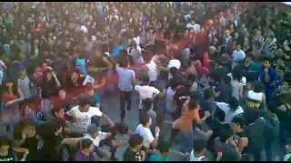 Mugrosa ska hace bailar a las cucarachas :D