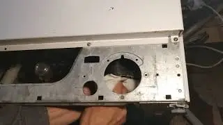 Не сливает стиральная машина   LG intellowasher. Меняем сливной насос/помпу.
