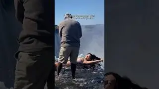 Instagram husbands take note! 😜📸 #victoriafalls #zambia #luxurytravel