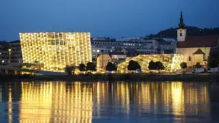 Tour: Intro Ars Electronica Center (NL)