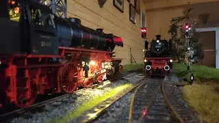 BR66 und BR23 Abfahrt und Ankunft vom Bahnhof auf "Russland Anlagen Spur 1