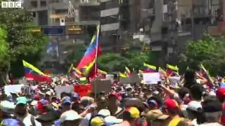 Renewed anti government protests on streets of Caracas
