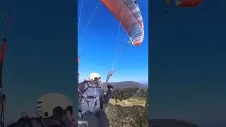 Voler avec les Vautours 😍 #paragliding #parapente #paraglidinglove #vanlife #vanlifestyle