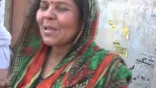 नाले की सिल्ट सड़क पर पड़ी है आठ दिल से