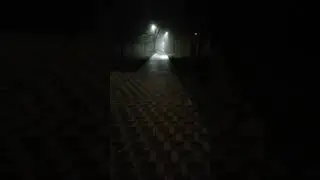 Фигура в дали #волгоград #ночь #фонари