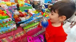گه‌ریانه‌ك دناف یاریان دا Fun time Toys store