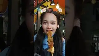 คอสเพลย์กินตามอิโมจินอกสถานที่