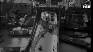 Scaffolders working on Tower Bridge 1951