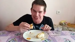 Мукбанг. Домашняя пицца и мини сосиски в тесте. Готовлюсь к зарубам)