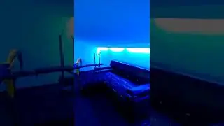 Заброшенный чердак превращается в холостяцкую квартирку.