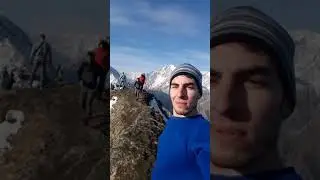 На верхушке горы, где стоит знаменитая лавочка с надписью: СЧАСТЬЕ НЕ ЗА ГОРАМИ ОНО В ГОРАХ