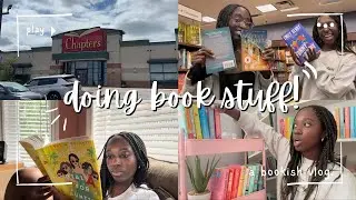 a cozy bookish vlog!!📚// book shopping, mini book haul, reading + books i brought with me to uni