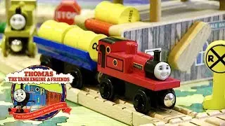 Around the Barrel Loader Set Review | Thomas Wooden Railway Discussion #82