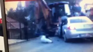 Ölümden kıl payı kurtulan sürücü ve yayalar